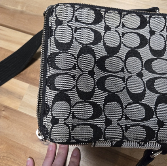 Coach Signature Canvas Monogram Crossbody Messenger bag w/ 3 Zip Compartment - Picture 15 of 16